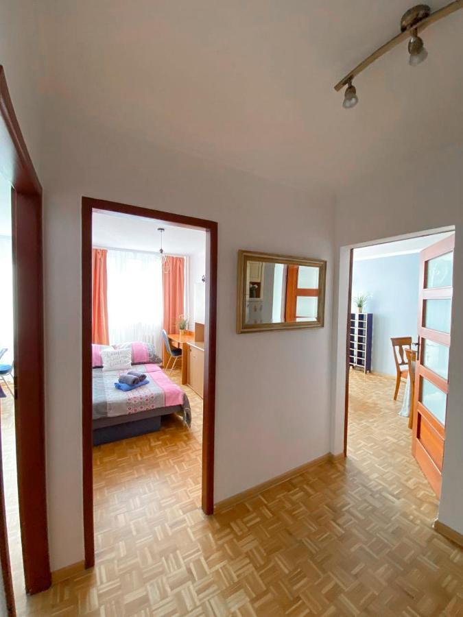 Room №2 Grzybowska 5 The Very Center Of Varşovia Exterior foto